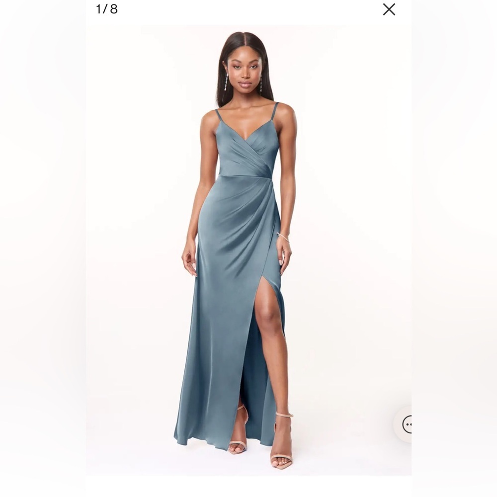 AZAZIE MACI Stretch
Dusty Blue A-Line V-Neck Pleated

COLOR: DUSTY BLUE